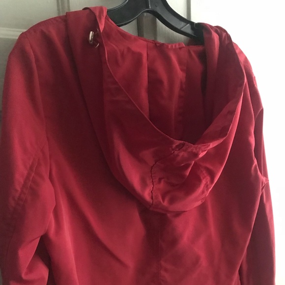 Michael Kors Red Hooded Rain Coat w/ Gold Detail! - Picture 6 of 8